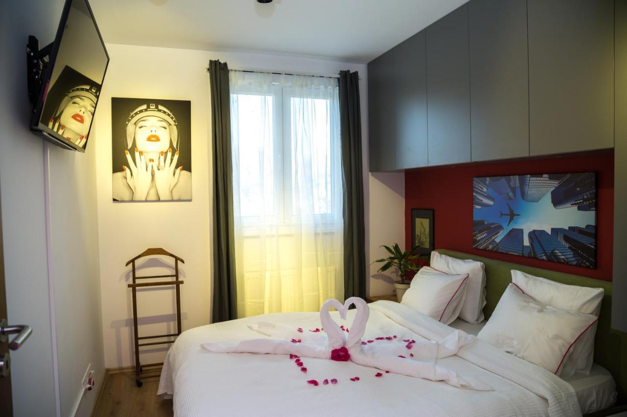 Adora Glamour Forest View Apartment